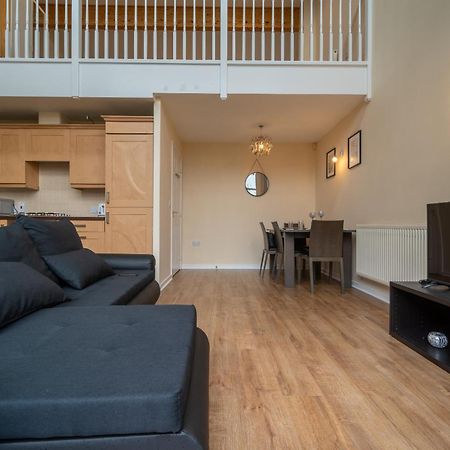 Luxury 2 Bed Apartment - Near Heathrow, Legoland, Windsor 斯劳 外观 照片