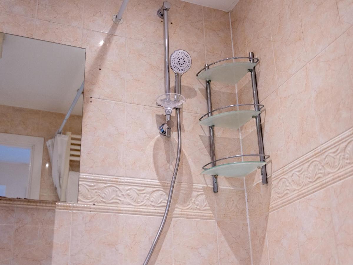 Luxury 2 Bed Apartment - Near Heathrow, Legoland, Windsor 斯劳 外观 照片