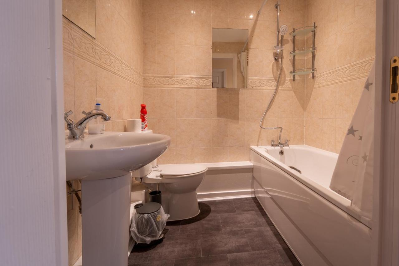 Luxury 2 Bed Apartment - Near Heathrow, Legoland, Windsor 斯劳 外观 照片