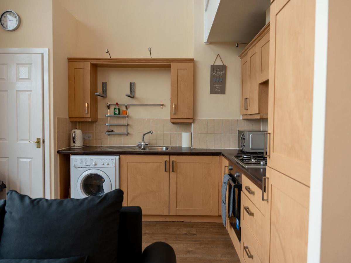 Luxury 2 Bed Apartment - Near Heathrow, Legoland, Windsor 斯劳 外观 照片