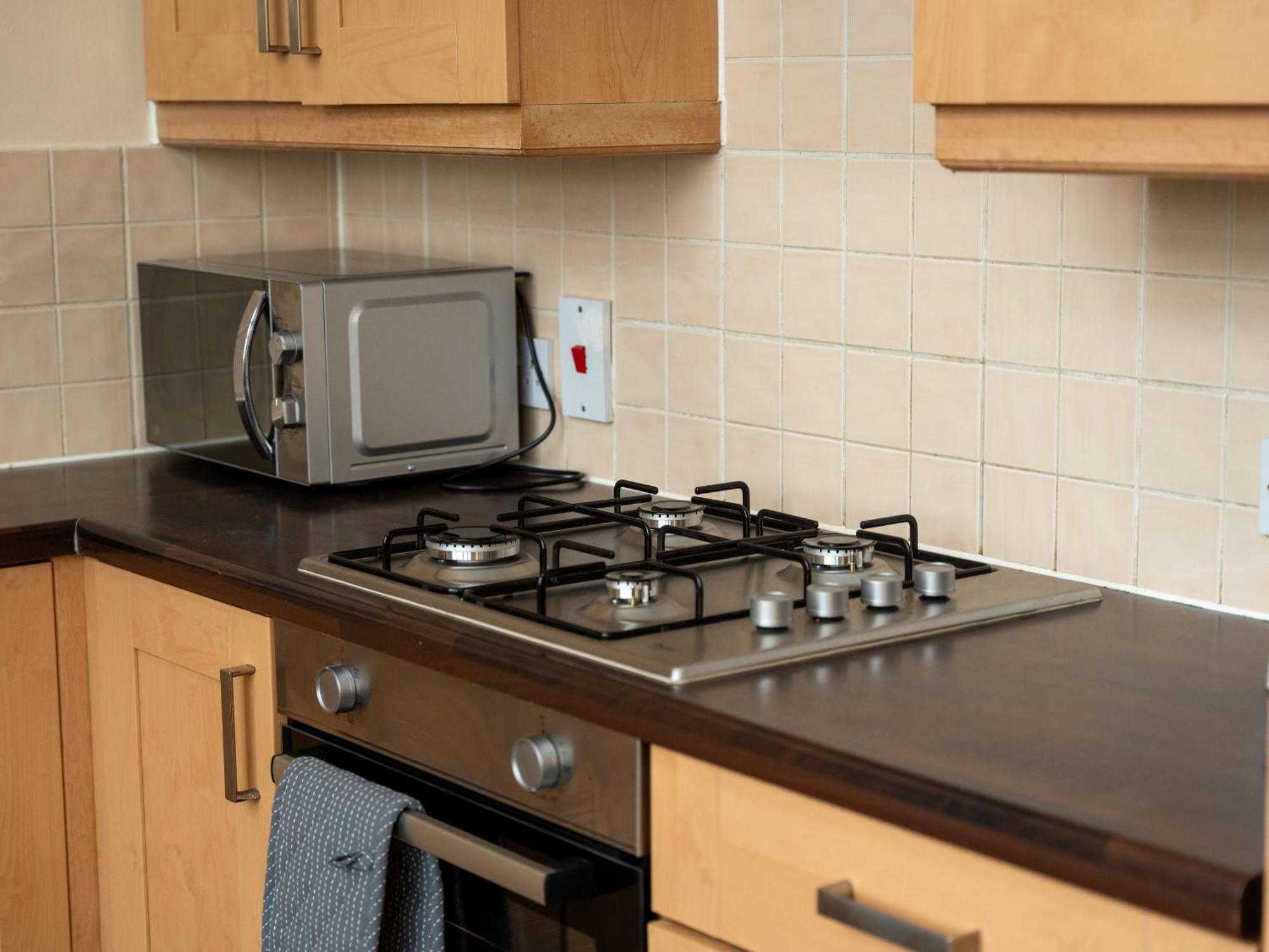 Luxury 2 Bed Apartment - Near Heathrow, Legoland, Windsor 斯劳 外观 照片
