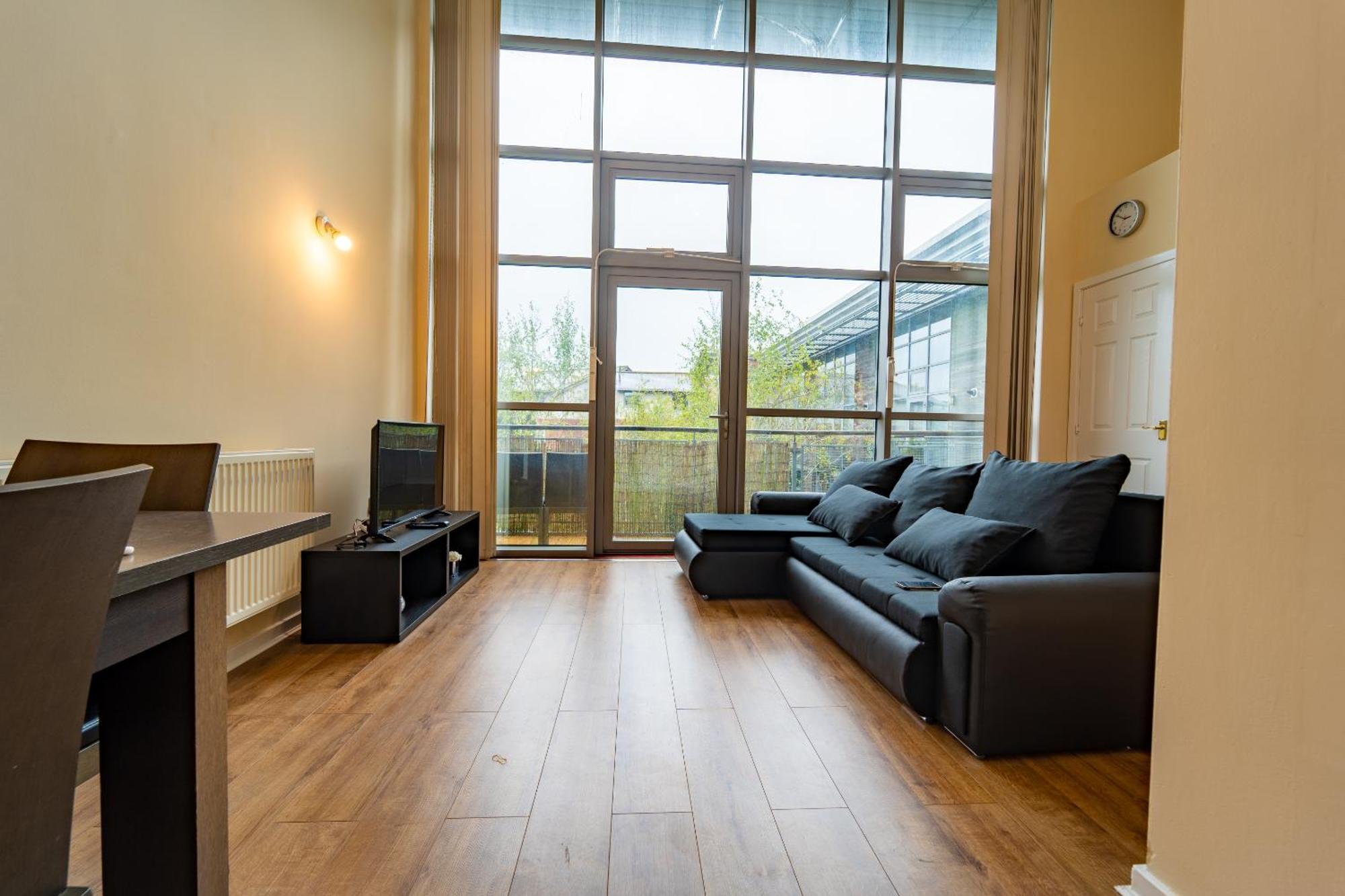 Luxury 2 Bed Apartment - Near Heathrow, Legoland, Windsor 斯劳 外观 照片
