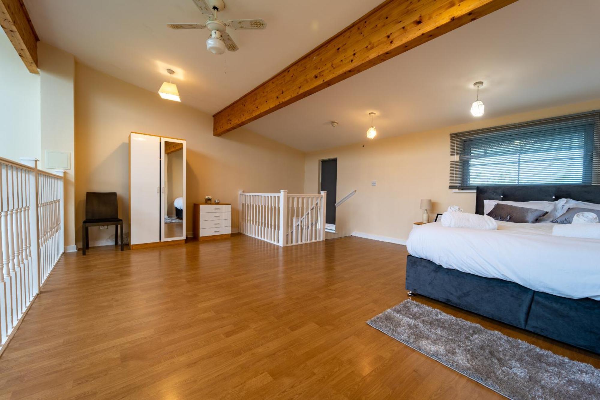 Luxury 2 Bed Apartment - Near Heathrow, Legoland, Windsor 斯劳 外观 照片